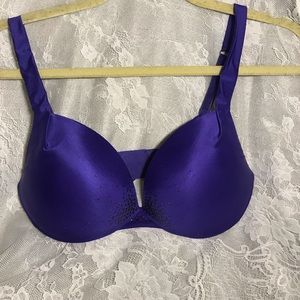 Victoria’s Secret satin plunge bra. Size 34 D.